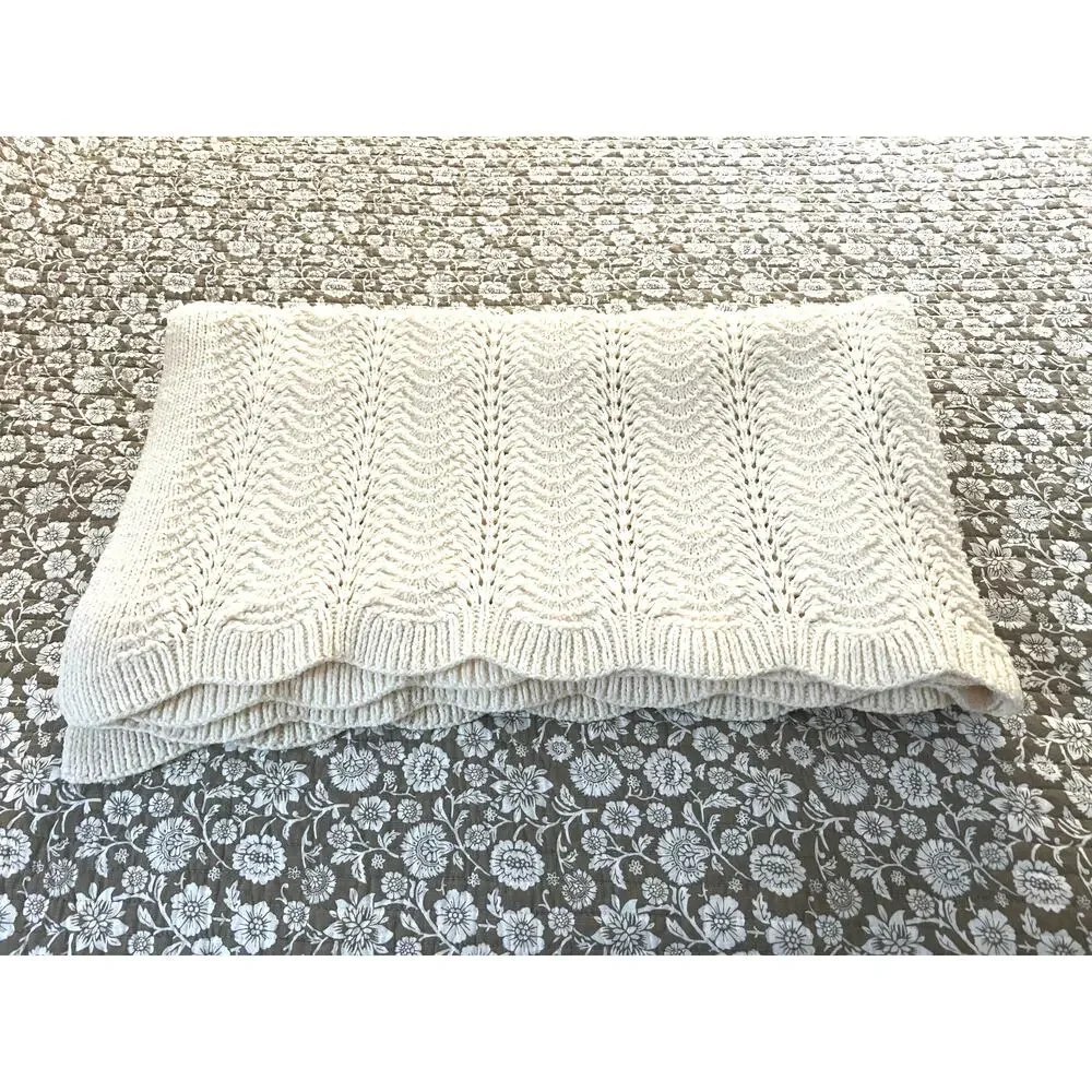 Hand Knit Fashioned‎ By Muriel DesLauries Blanket Scolloped Edges Cream Colored